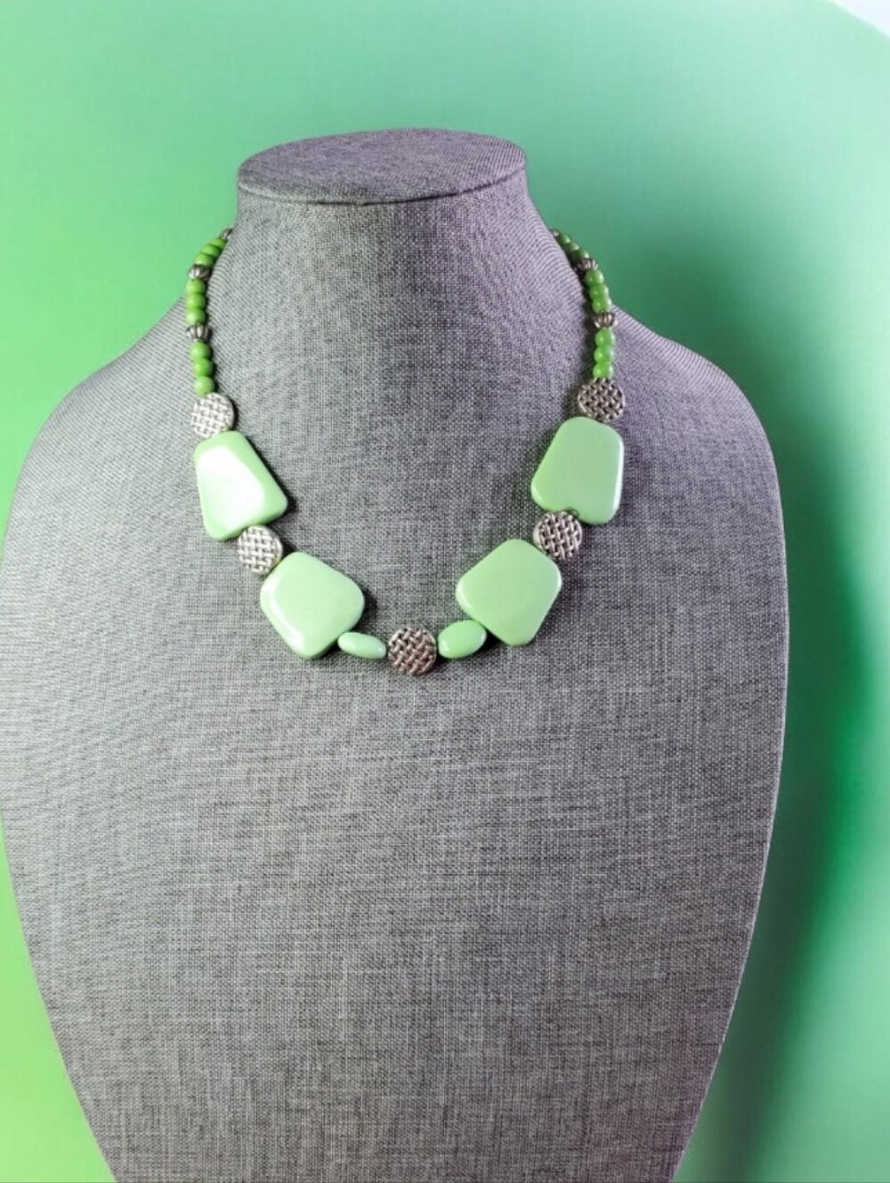 Vtg. Natural Calcite Stone Bib Necklace